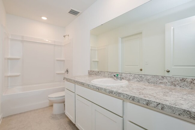Building Photo - 2042 Hemingway Cir