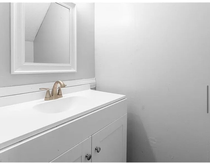 Building Photo - 514 Peele St