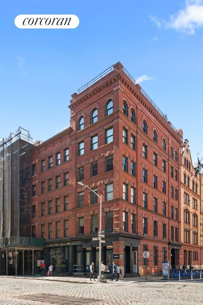 Building Photo - 131 Watts St