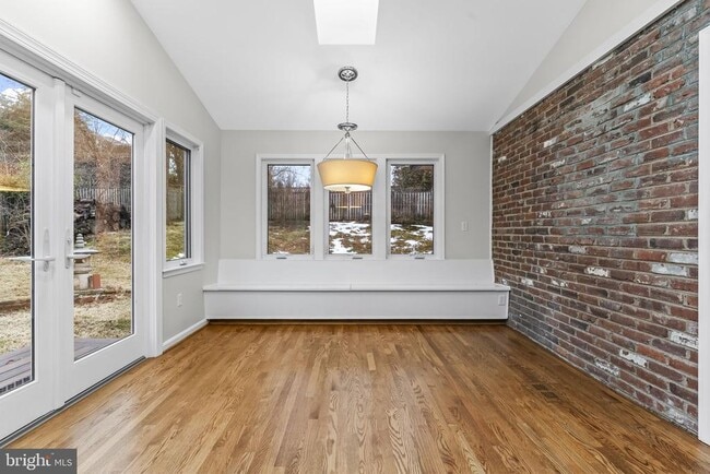 Building Photo - 7609 Woodridge Cir