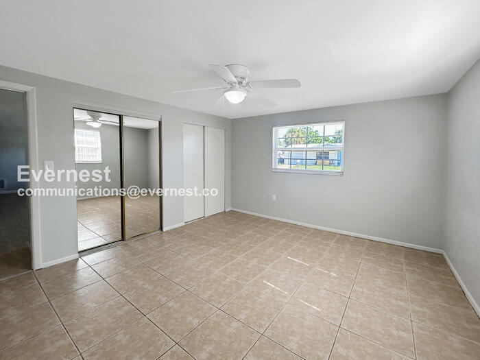 Building Photo - 3034 Primrose Dr