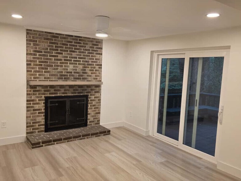 Building Photo - 8614 Burnt Hickory Cir