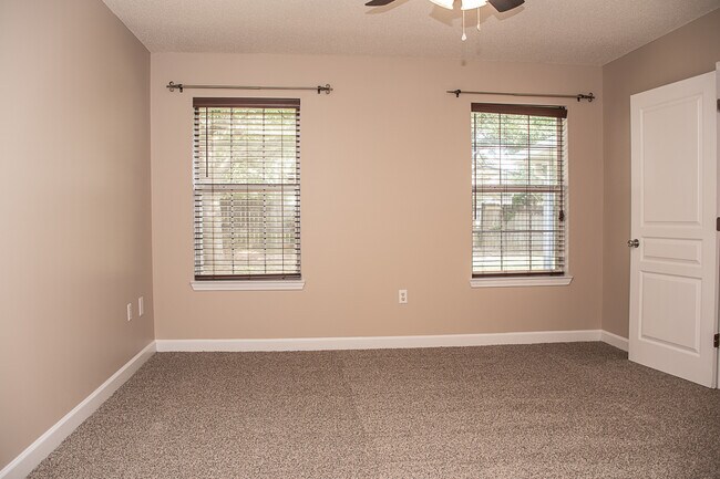 Building Photo - 522 Risen Star Dr