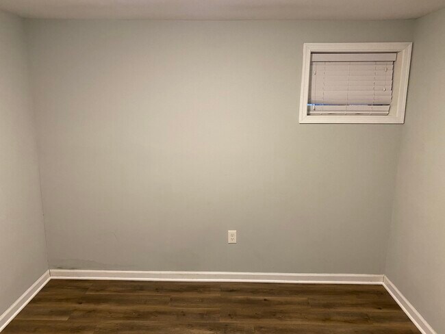 Building Photo - 5804 Berwyn Rd