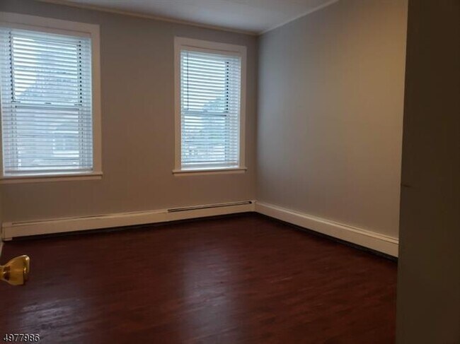 Building Photo - 16 W Somerset St