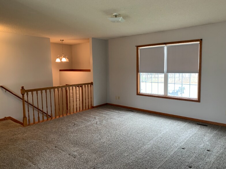Building Photo - 537 E Lacy St