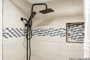 Building Photo - 1135 Parkview Dr