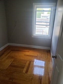 Building Photo - 7 Lanes Ave