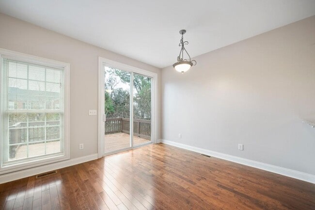 Building Photo - 961 College Pl Ct NW