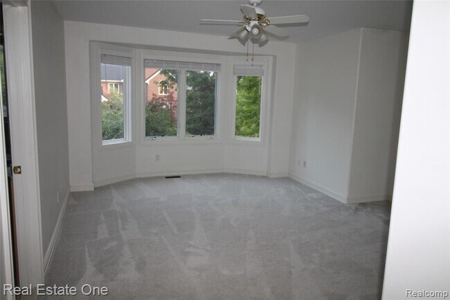 Building Photo - 3417 Hidden Oaks Ln
