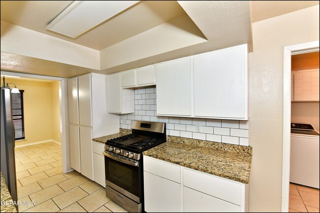 Building Photo - 4504 R J Lunn Ct