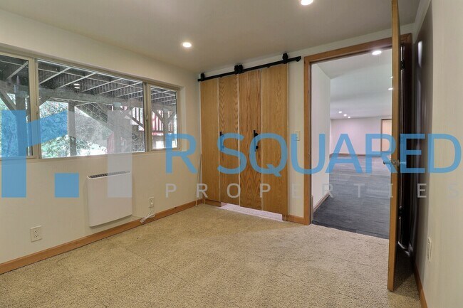 Building Photo - 307 Slater St