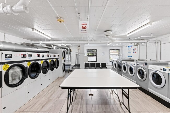 Building Photo - 9060 Palisade Ave