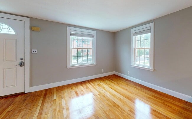 Building Photo - 55 Brentwood St