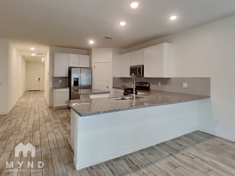 Building Photo - 961 E Wiley Way