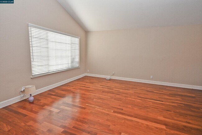 Building Photo - 933 Meadowvale Ct
