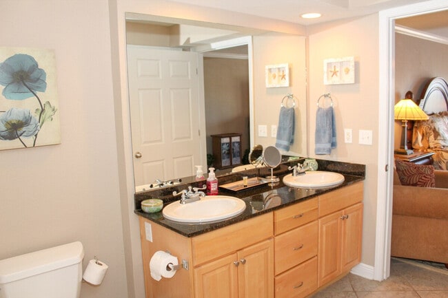 Building Photo - 2046 Beach Blvd