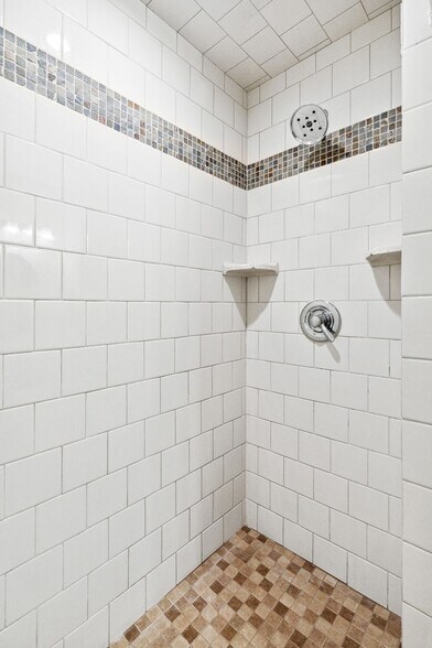 Building Photo - 1695 Mullan Trl