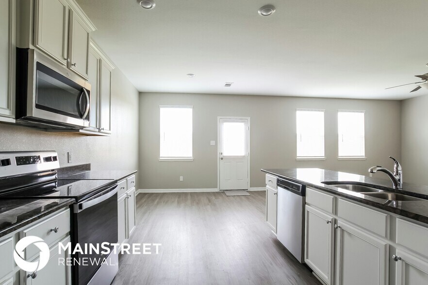 Building Photo - 25209 Dickens Dr