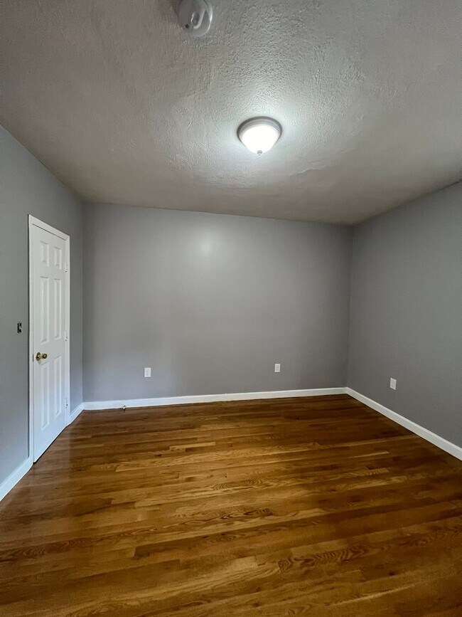 Building Photo - 5sal