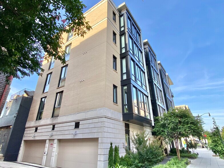 Building Photo - 1405 W St NW