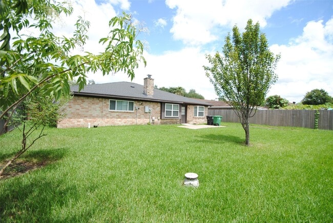 Building Photo - 11511 Creekhurst Dr