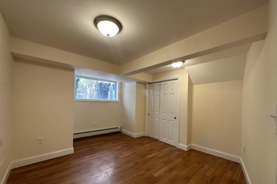 Building Photo - 381 Harvard St