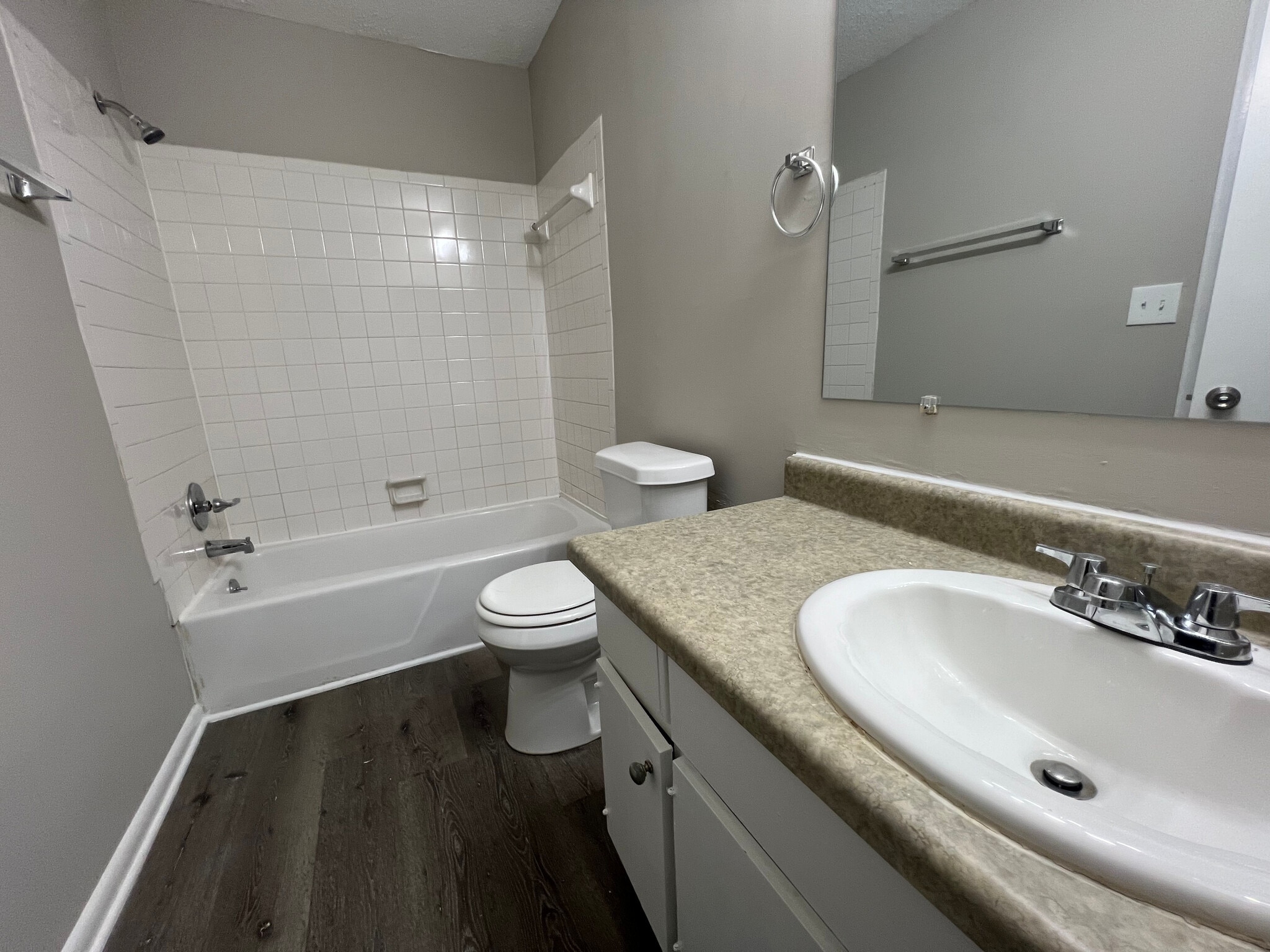 Building Photo - Room in Townhome on Terrace Trail