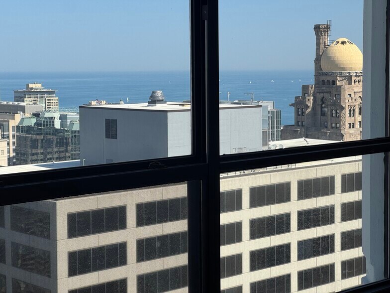 Building Photo - 405 N Wabash Ave