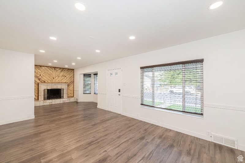Building Photo - 561 N Beverly Ave