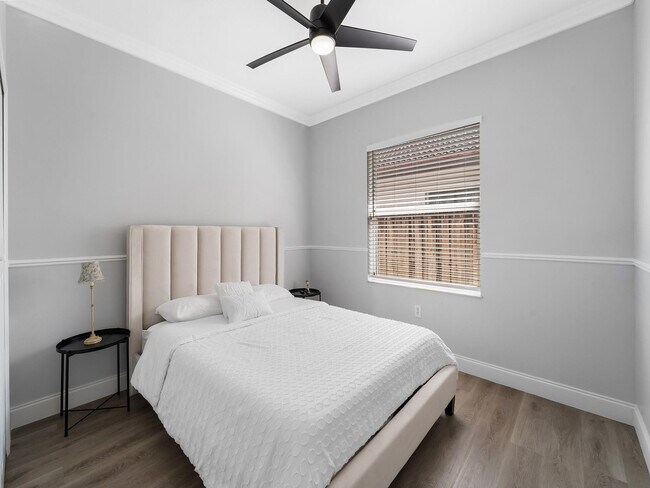 Building Photo - 14815 SW 28 Ln