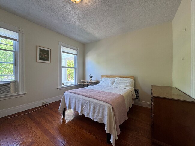 Building Photo - 22 Tilton St
