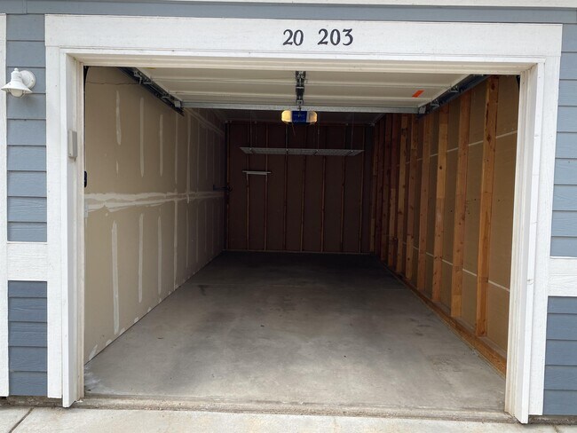 Building Photo - 2115 Grays Peak Dr