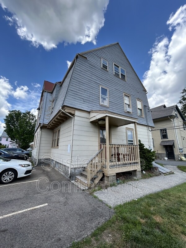 Building Photo - 36 Roxbury St