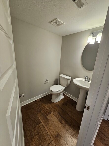 Building Photo - 11576 Fulham St