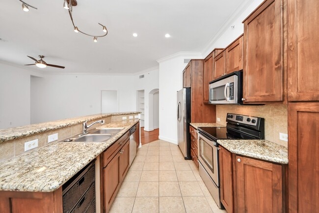 Building Photo - 1010 Rosine St