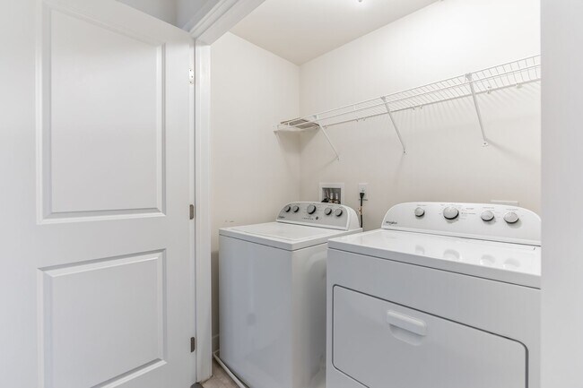 Building Photo - Stunning Carriage Home in the King of Prussia Town Center