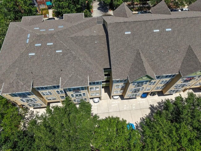 Building Photo - 1185 SW 9th Rd