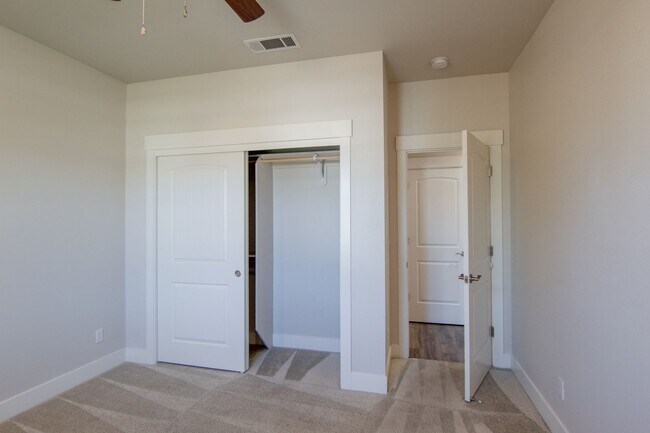 Building Photo - Recently constructed home