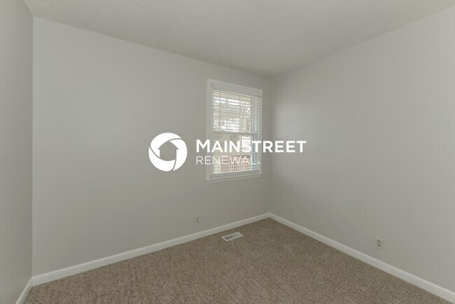 Building Photo - 4 Bedroom Pet-Friendly Home in Hendersonville, TN with Main Street Renewal
