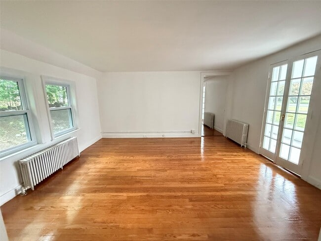 Building Photo - 75 Old Tappan Rd