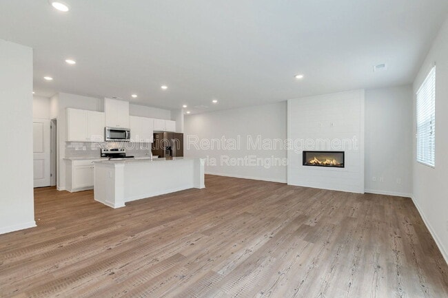 Building Photo - 101 Tumbling Waters Trl