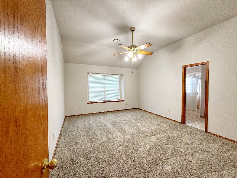 Building Photo - 6605 NW 134th St