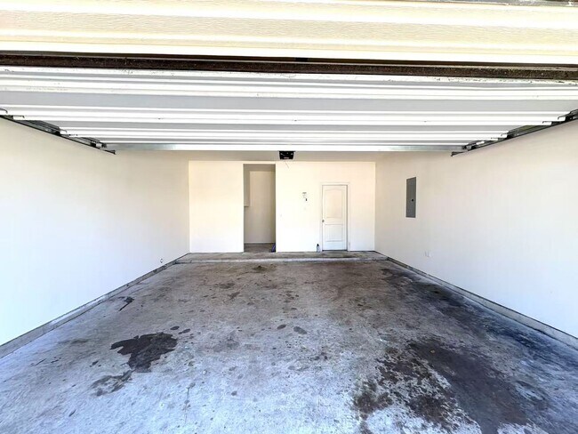 Building Photo - Cozy and well-kept 4 beds rental home in H...
