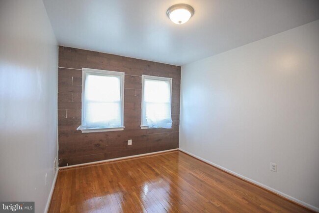 Building Photo - 12337 Chesterton Dr