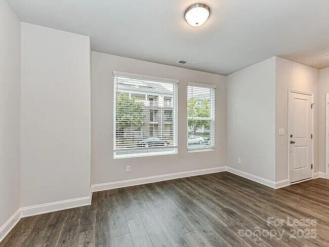 Building Photo - 1225 Kohler Ave