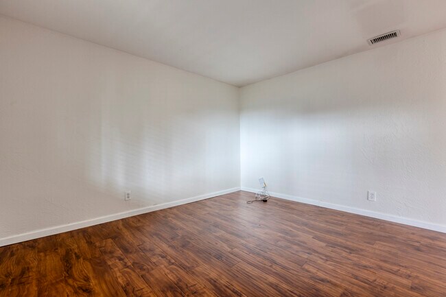 Bedroom 1 - 4338 Mount Elbrus Ct