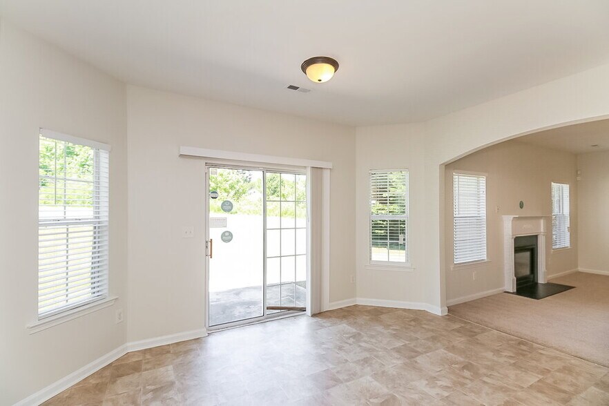 Building Photo - 7698 Overlook Bend