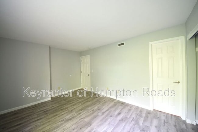 Building Photo - 612 Waters Dr
