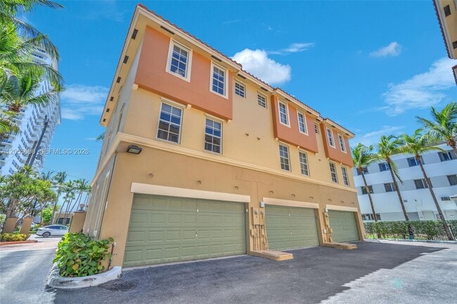 Building Photo - 2065 S Ocean Dr